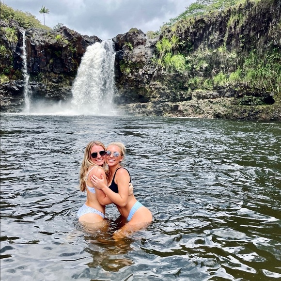 Meet your Posher, Ashleigh: Selling items I no longer need & open to offers!! - Picture 7 of 12